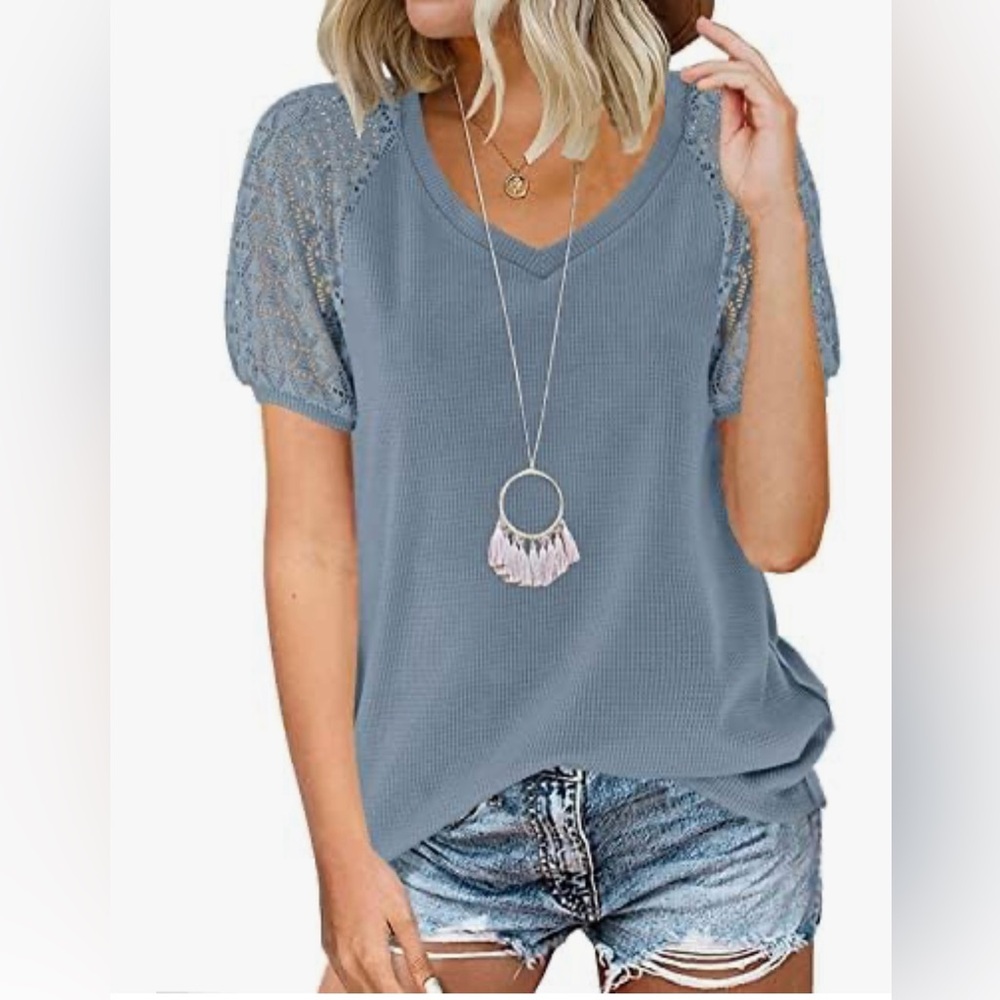 Merokeety Blue Lace Sleeve Waffle Knit Top - EUC